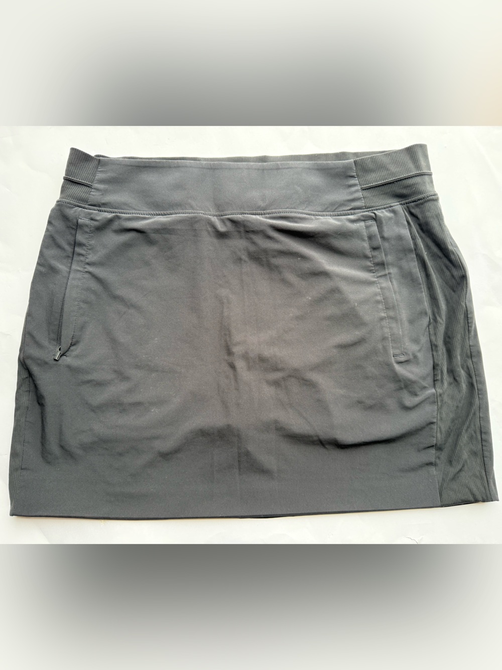 Athleta Men's Charcoal Gray Performance Jogger Skort